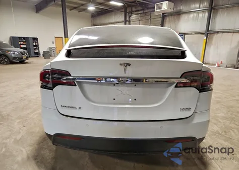2017 Tesla Model X из США, поврежденный, VIN 5YJXCAE21HF076670